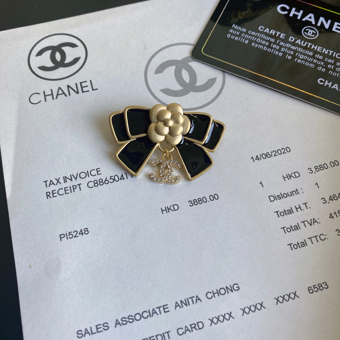C064  Chanel brooch 107255