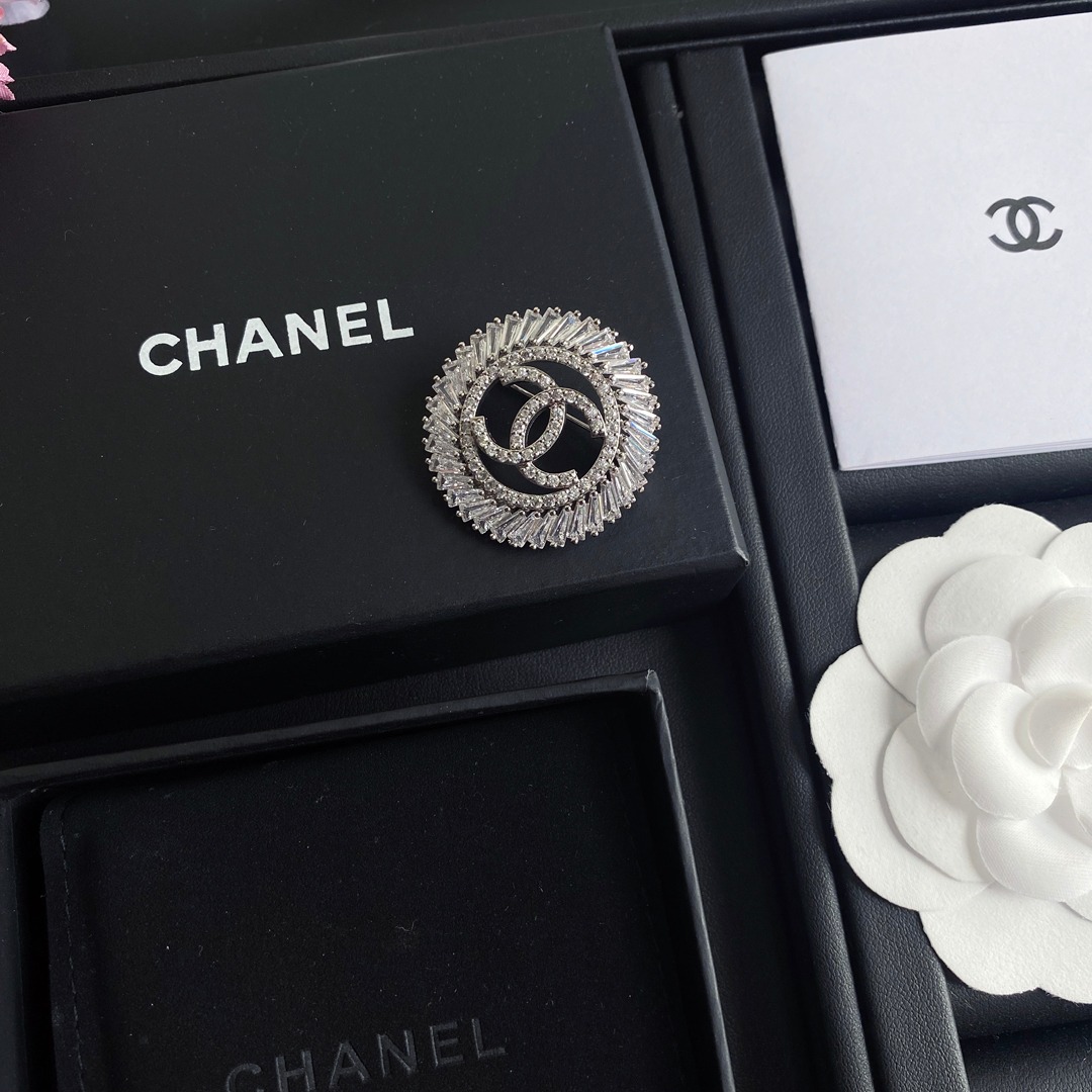 D019 chanel brooch 107257