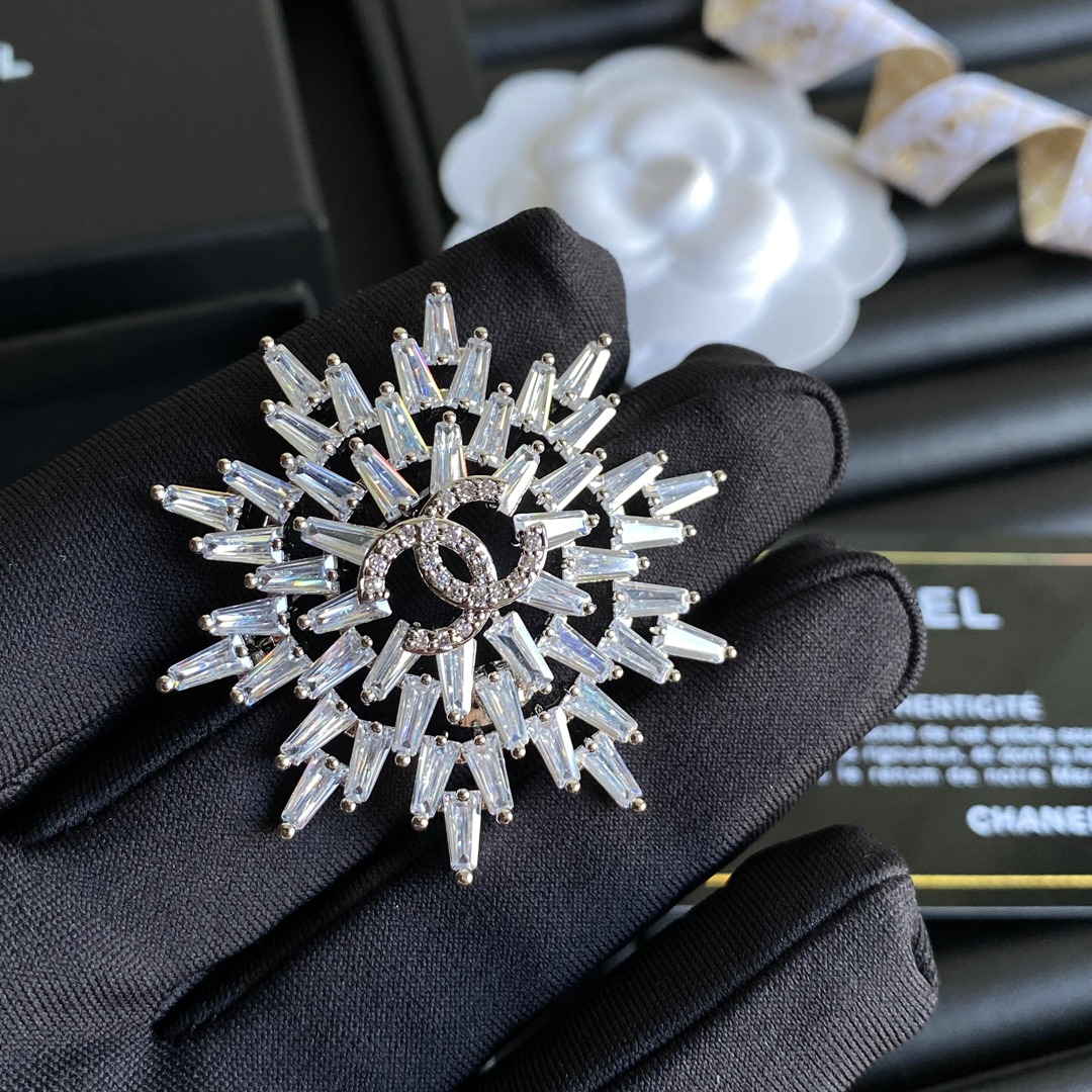 D004 chanel brooch 107259