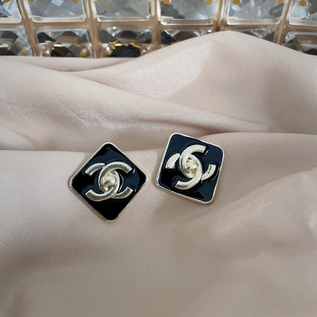 Chanel earring 107288