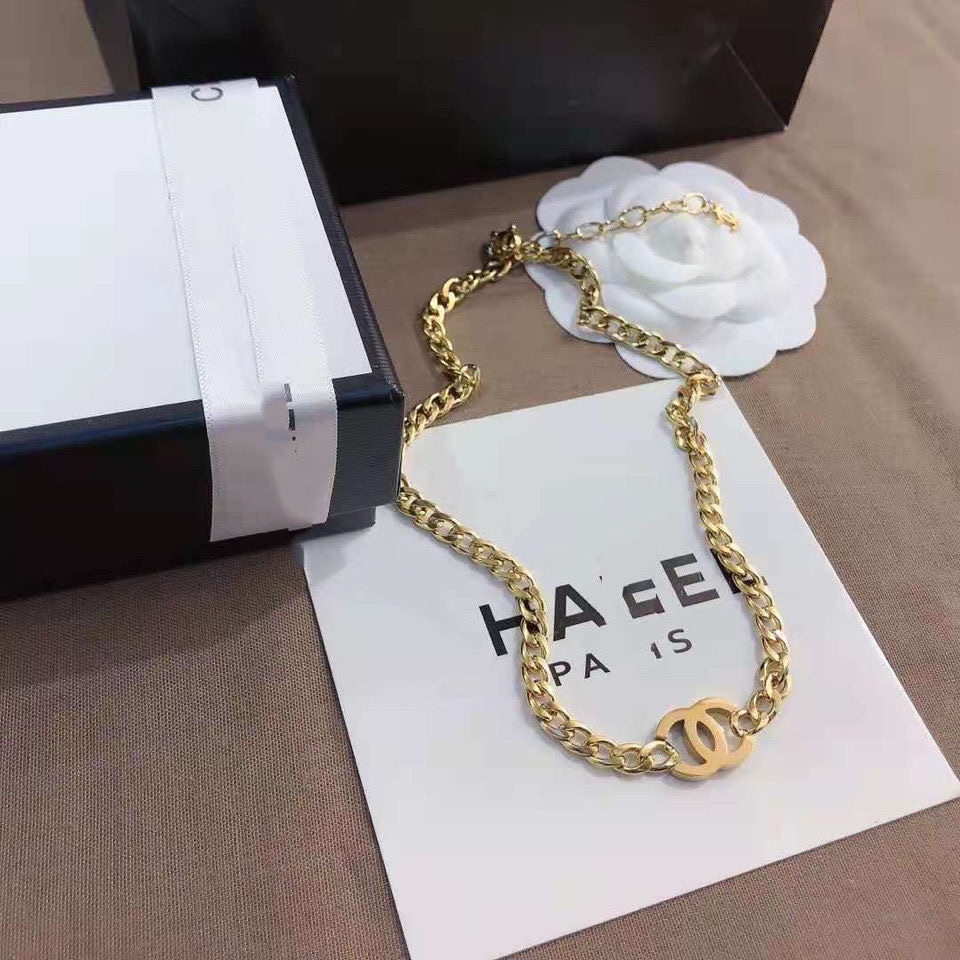 Chanel necklace 107289