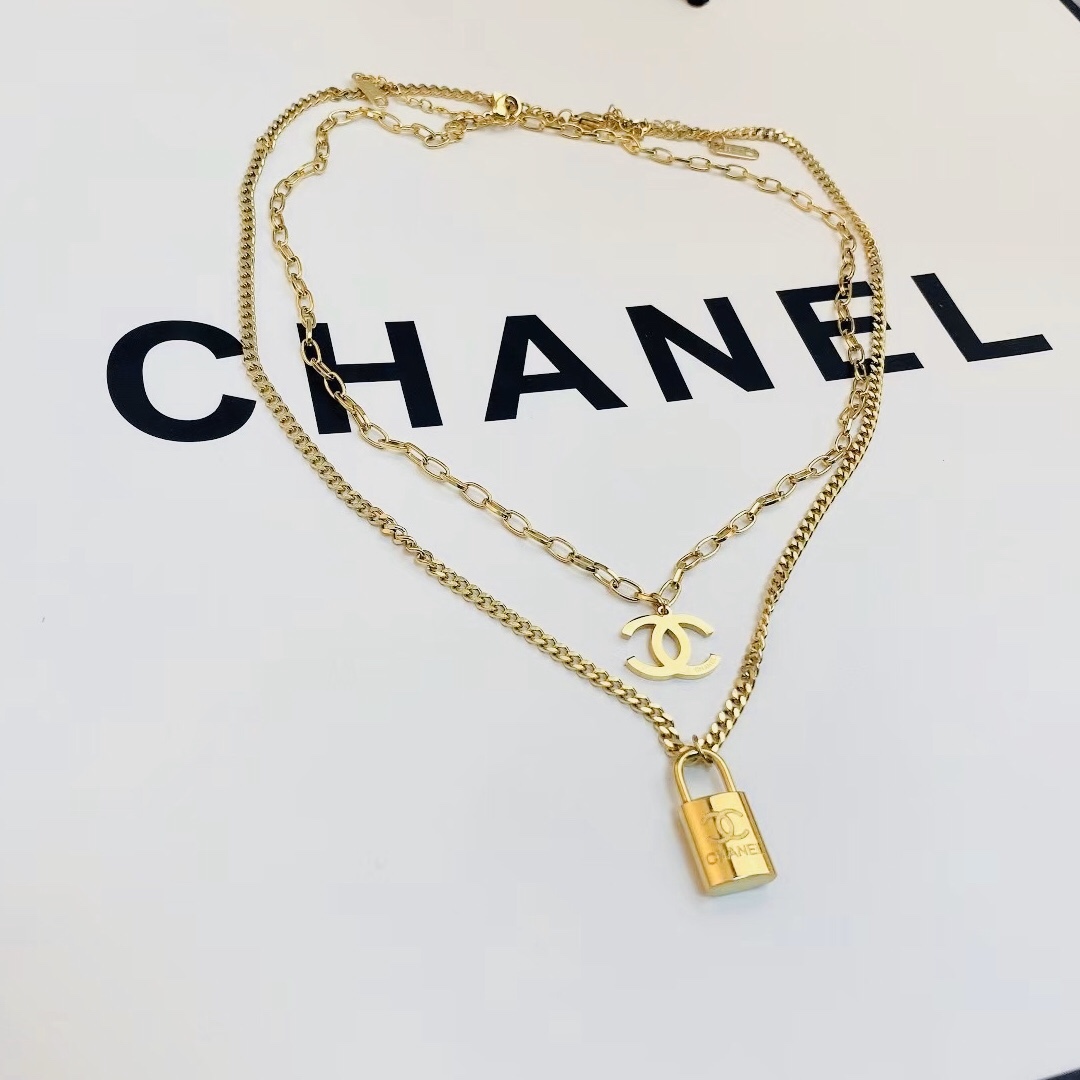 Chanel necklace 107304