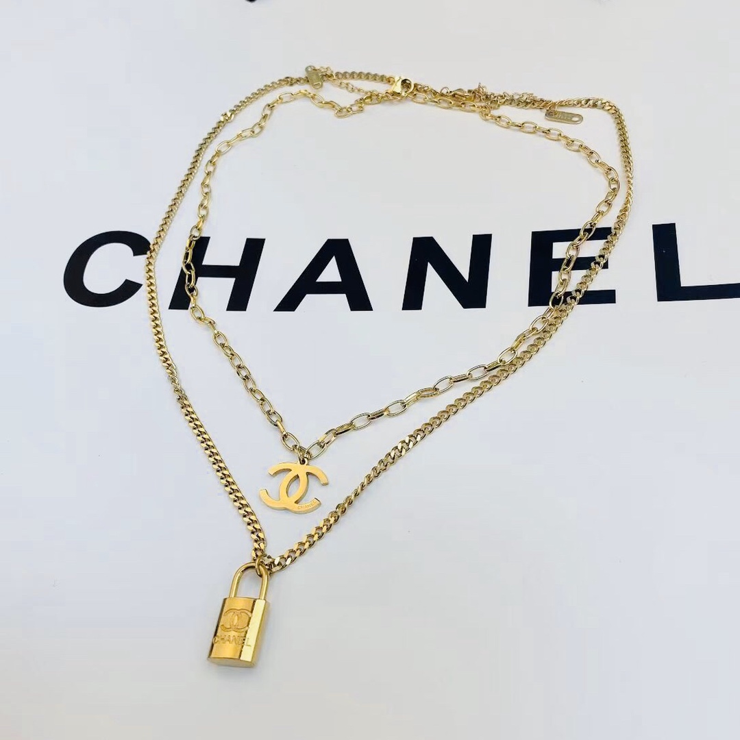 Chanel necklace 107304