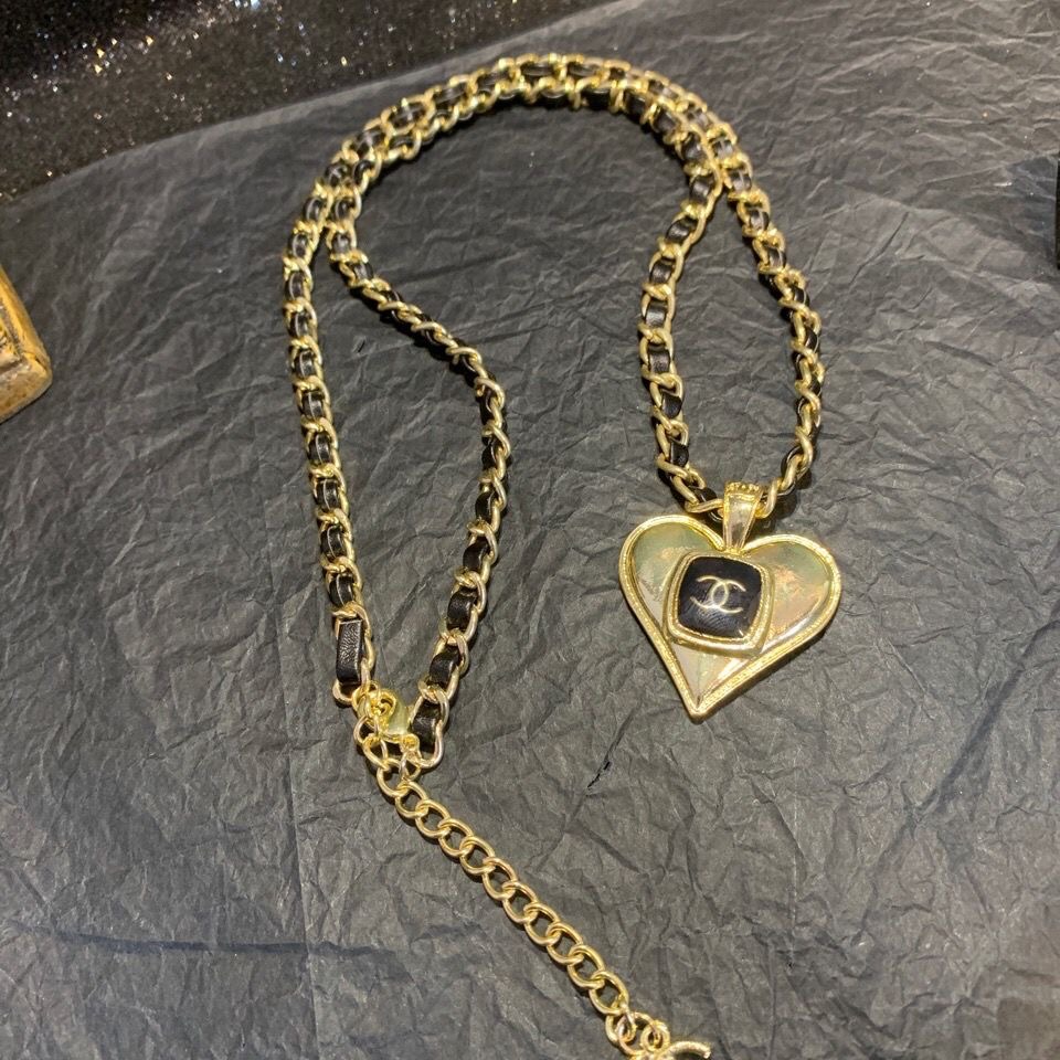 Chanel necklace 107312