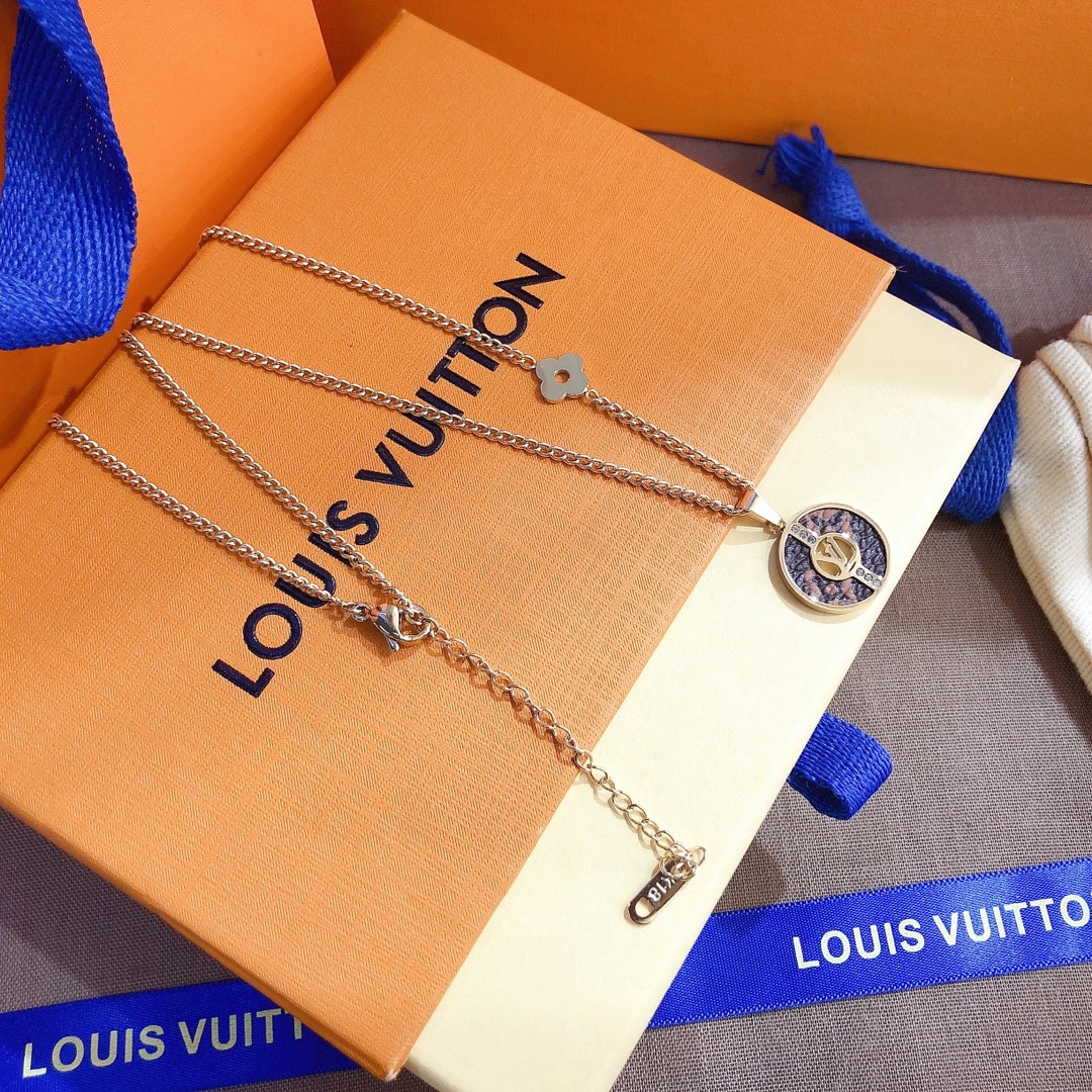 X389  LV necklace 107326