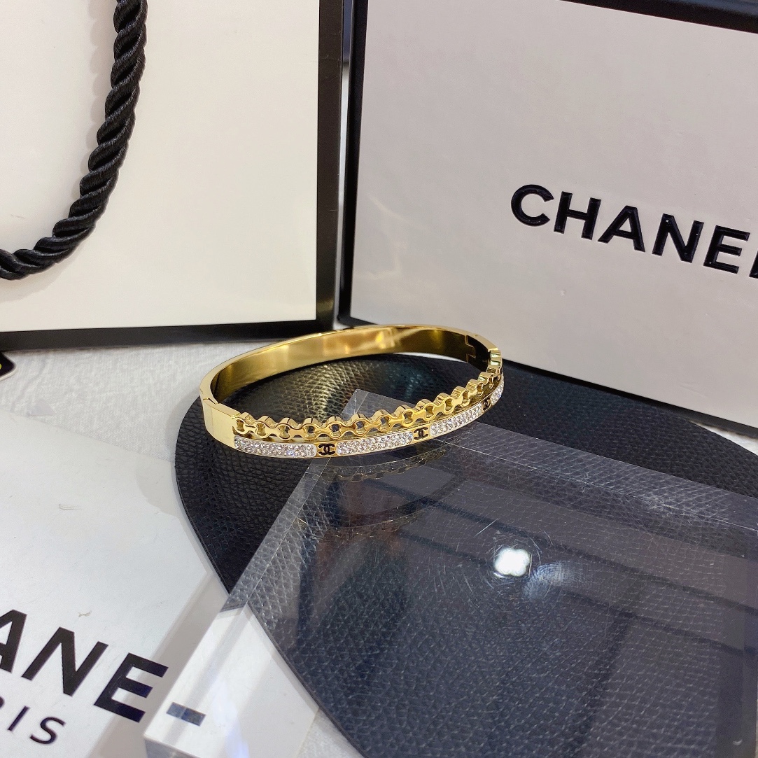 S261   Chanel bracelet 107329