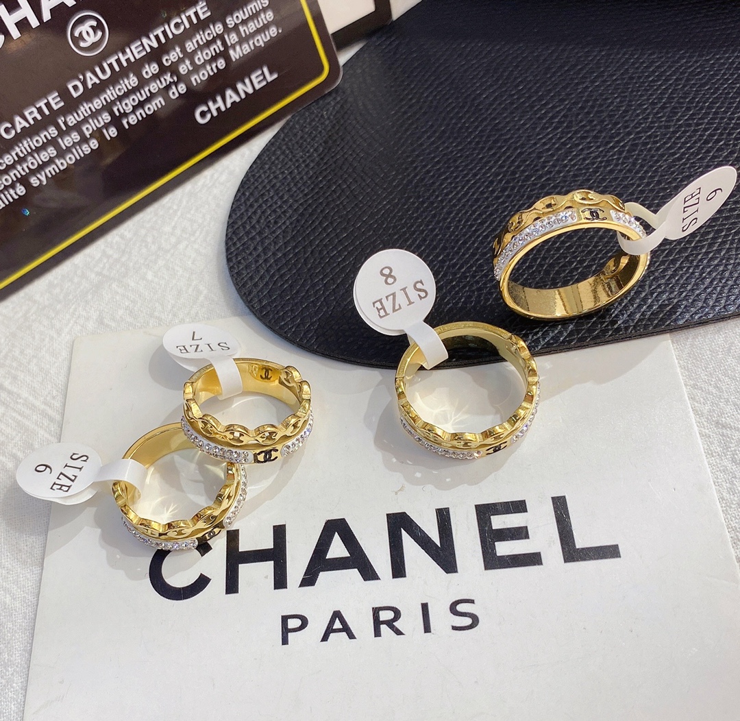 J064  Chanel ring 107330