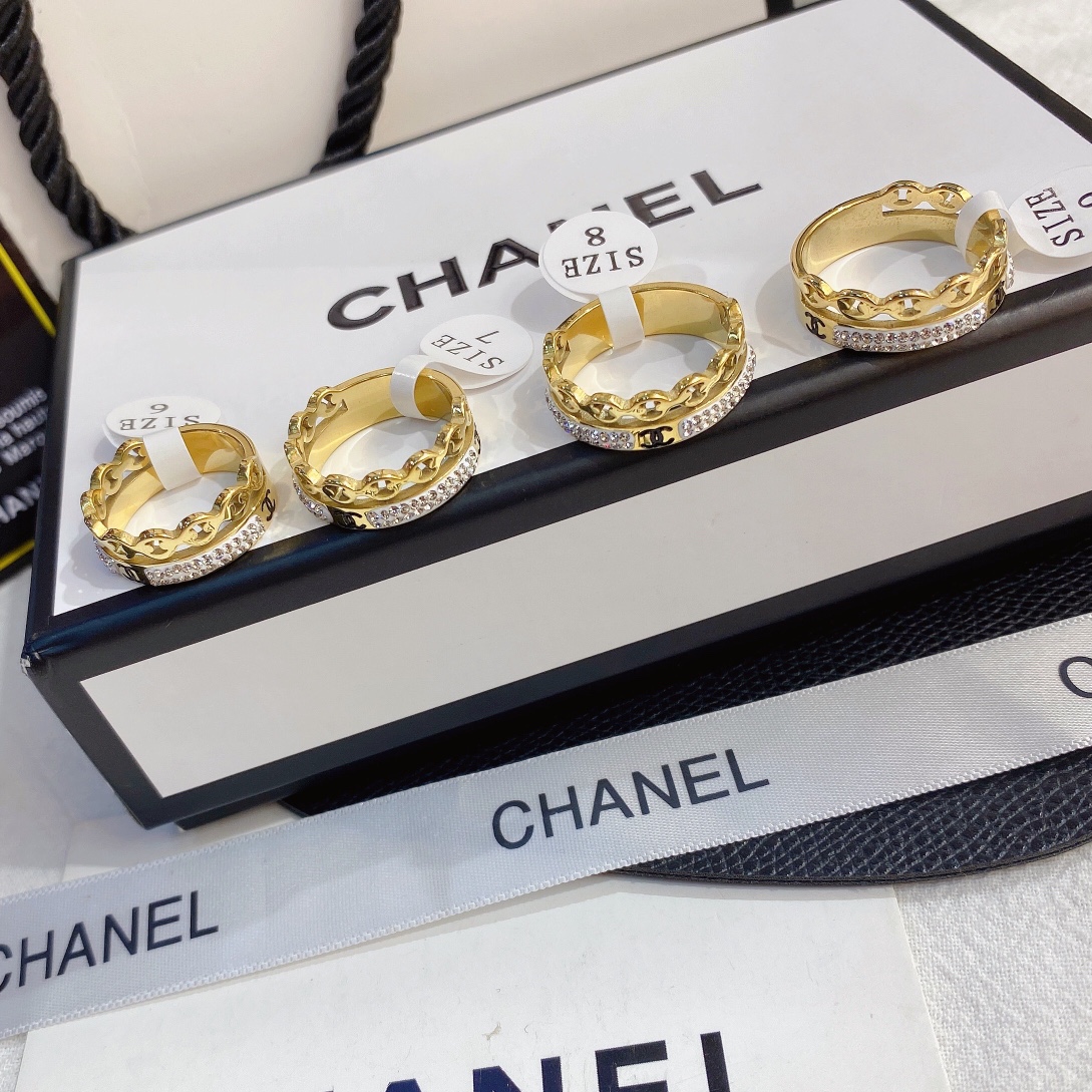 J064  Chanel ring 107330