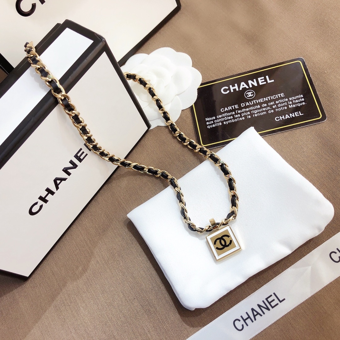 X394    Chanel necklace 107338