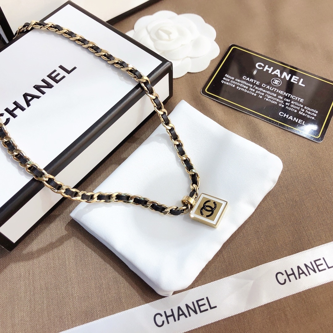 X394    Chanel necklace 107338