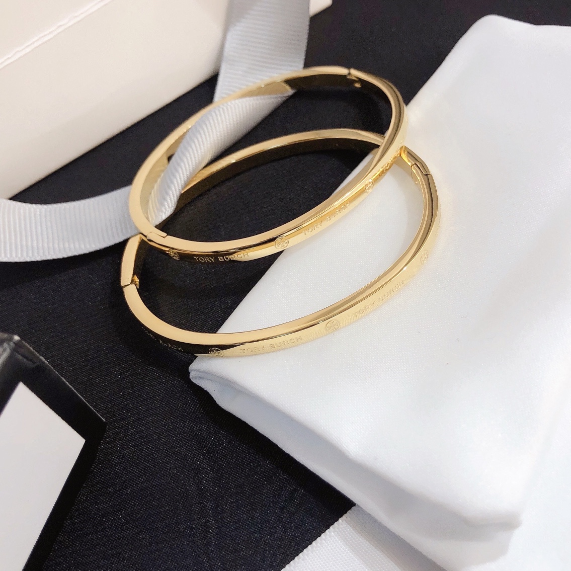 S264   TORY BOCH Bracelet 107341