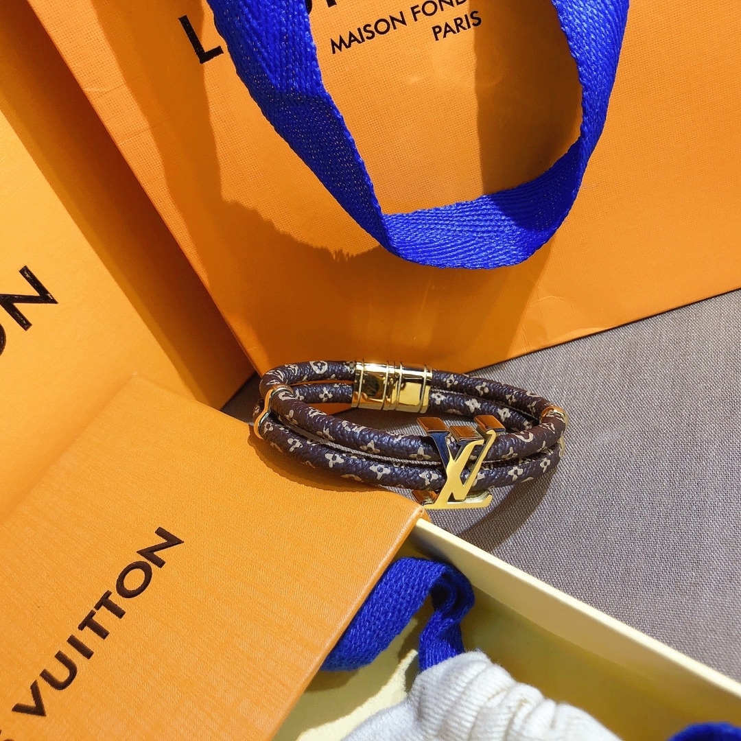 S265     LV Bracelet 107345