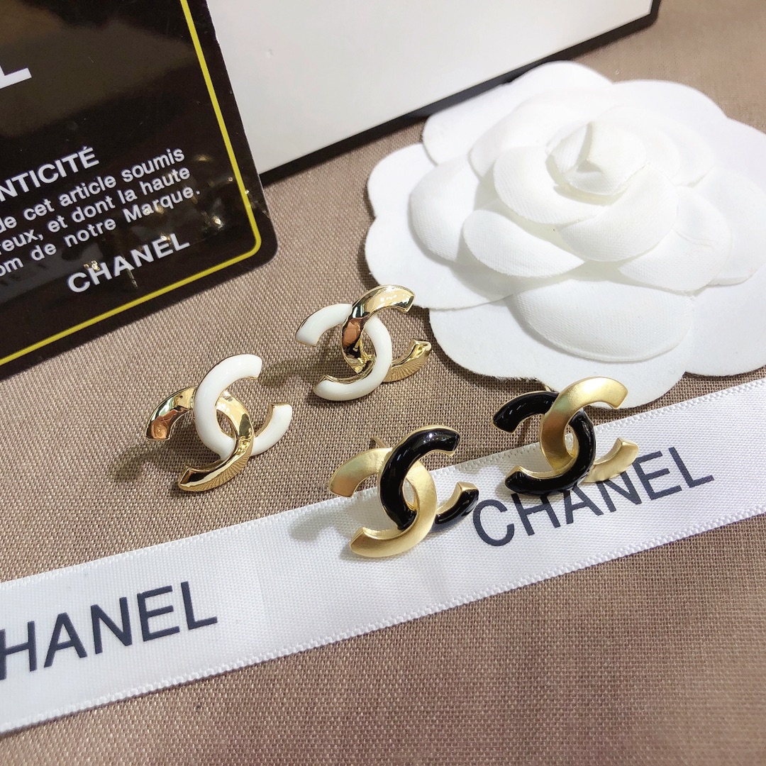 A624    Chanel earring 107349