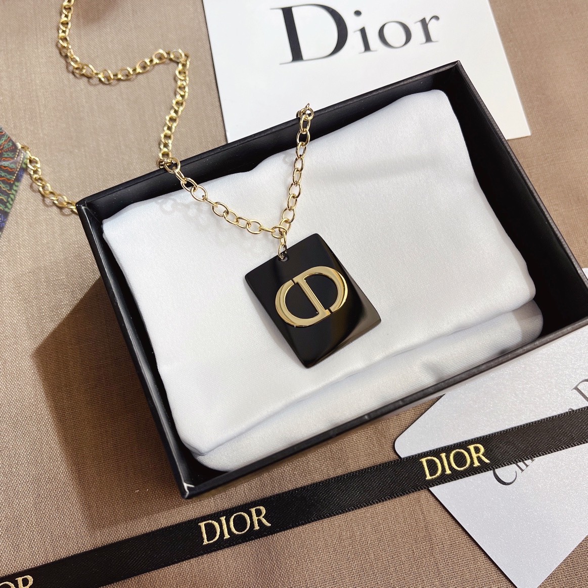X397       Dior necklace 107351