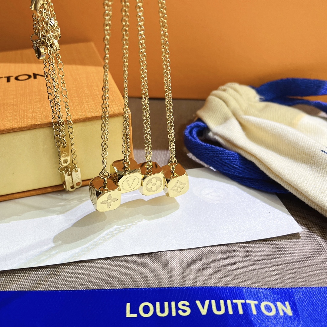 X399    LV necklace 107354