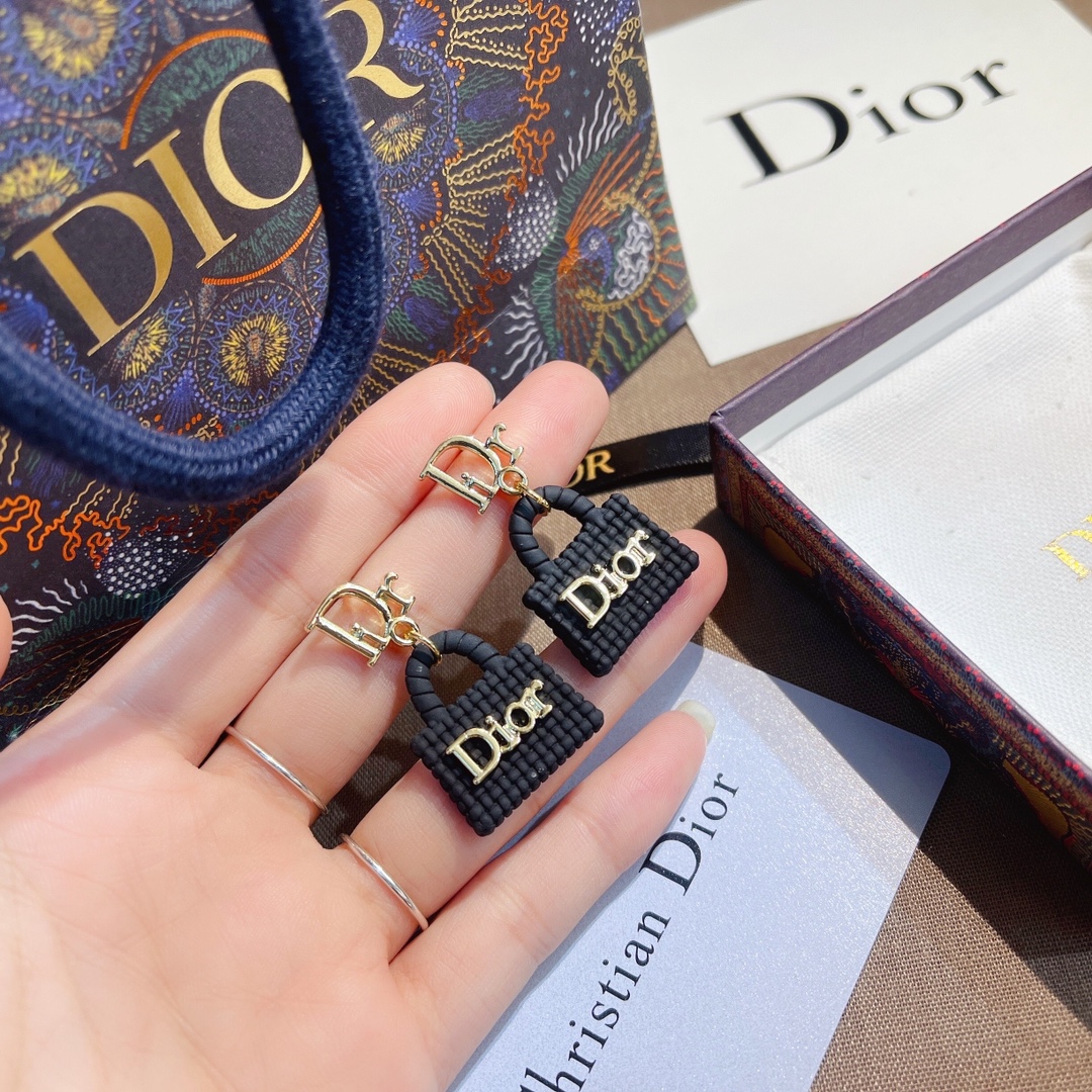 A629     Dior earring 107358