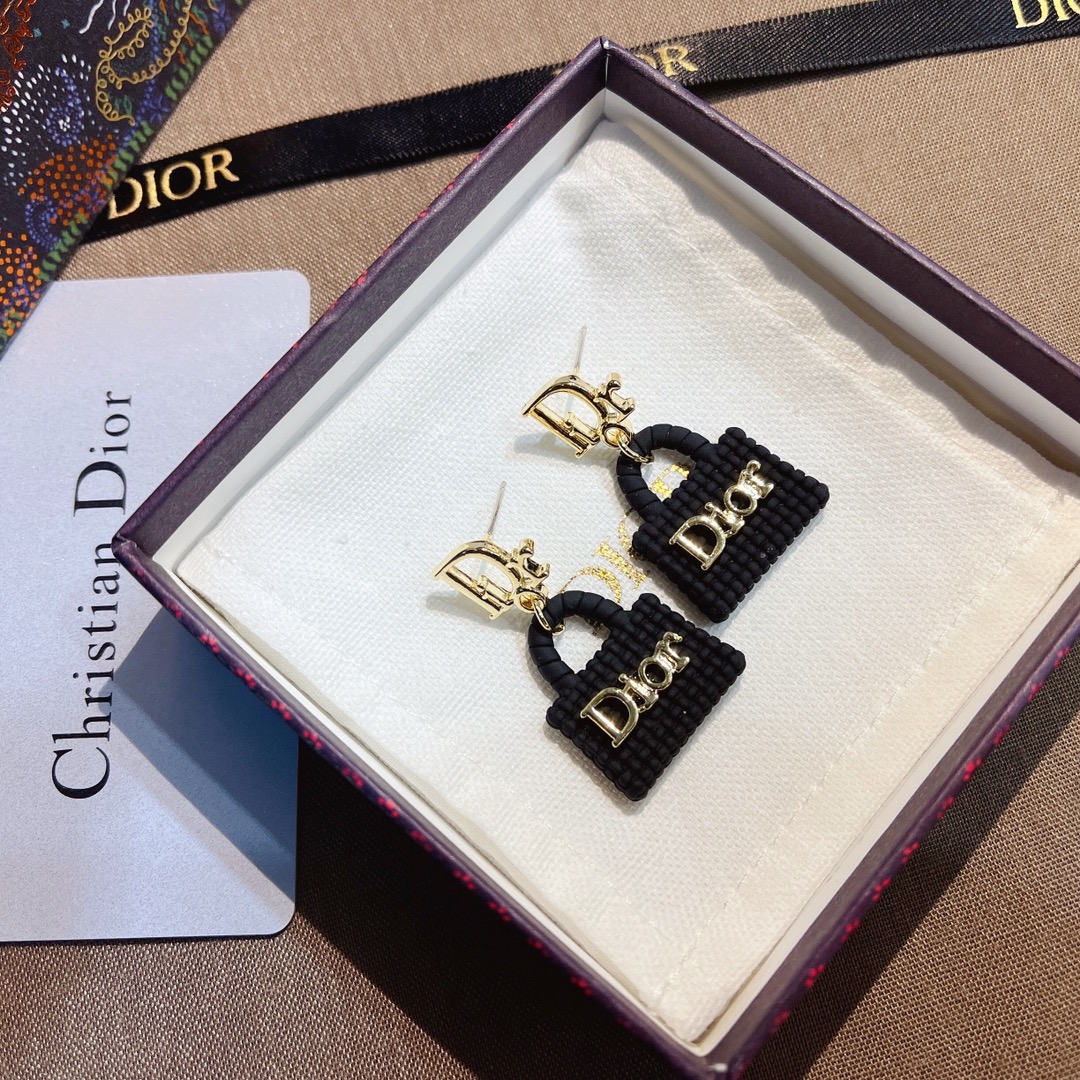 A629     Dior earring 107358