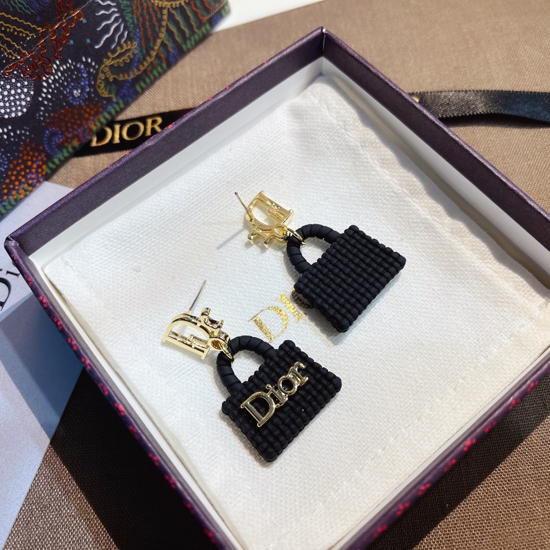 A629     Dior earring 107358