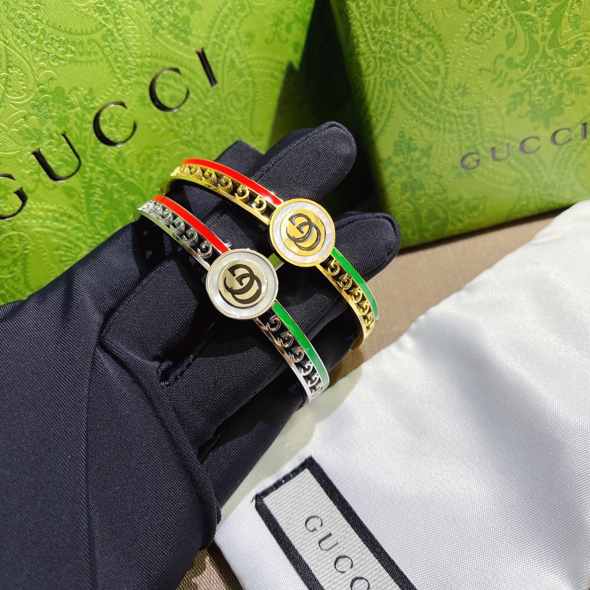 S268     Gucci bracelet 107360