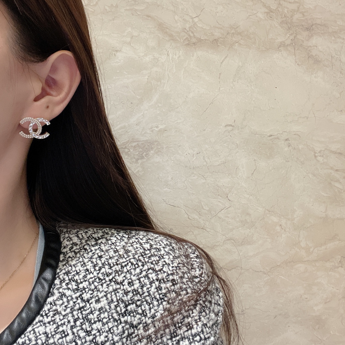 A631     Chanel earring 107365