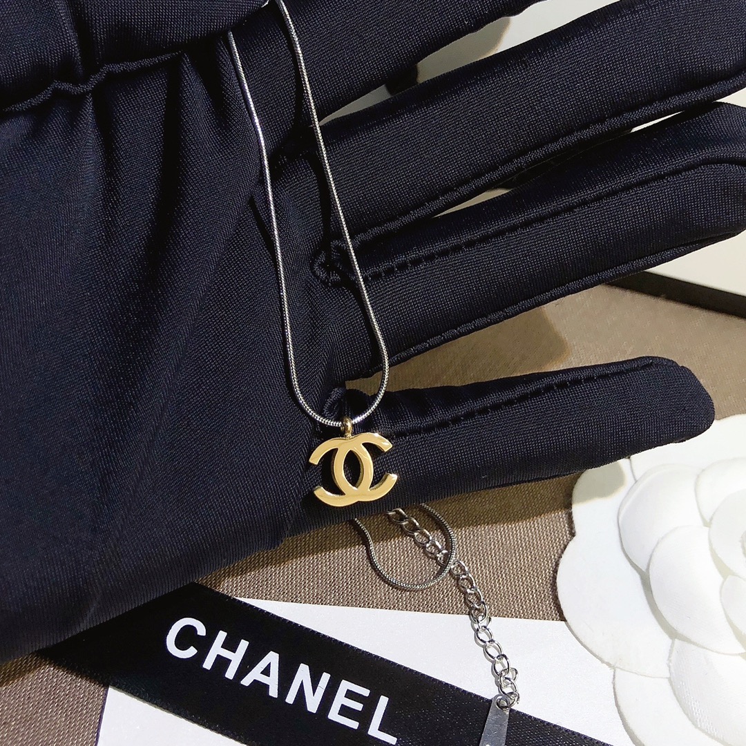 X405  Chanel necklace 107369