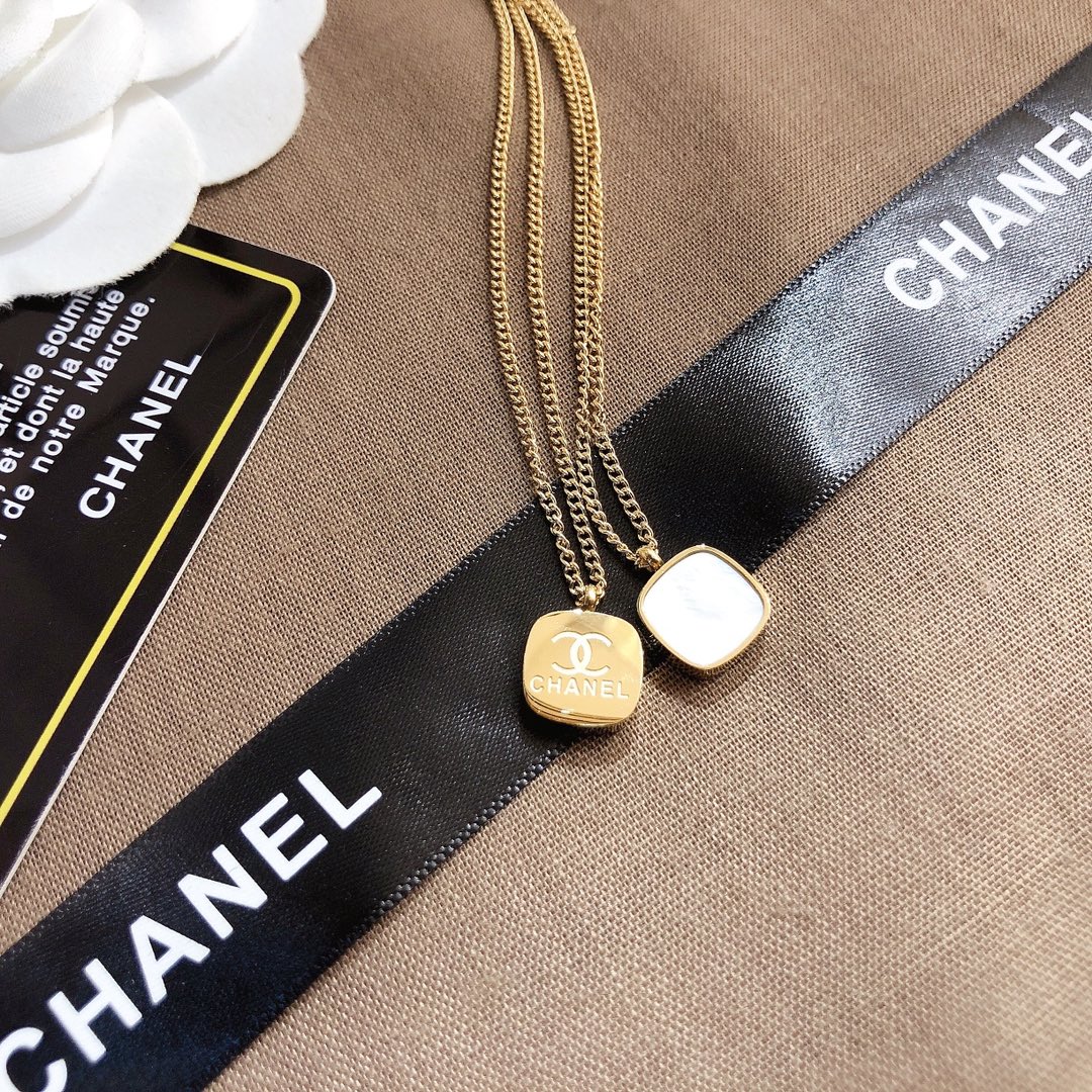 X404     Chanel necklace 107370