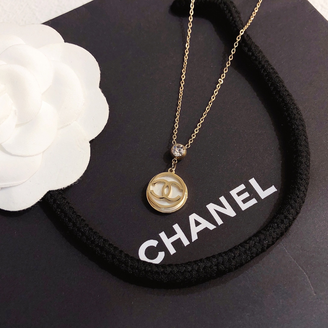 X406     Chanel necklace 107371