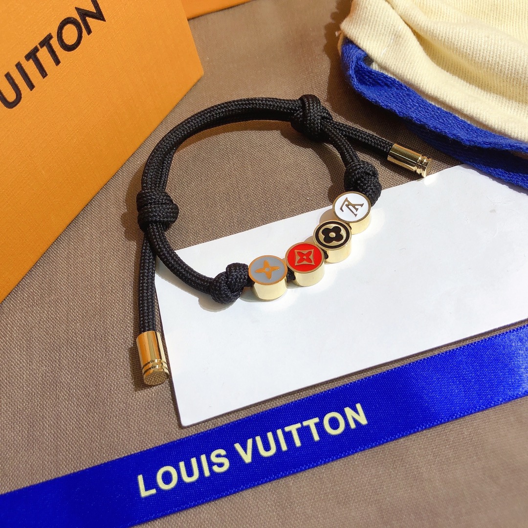 S271  LV Bracelet 107379