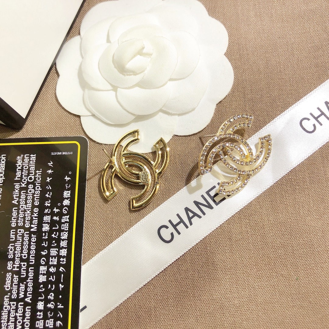 A637     Chanel earring 107385