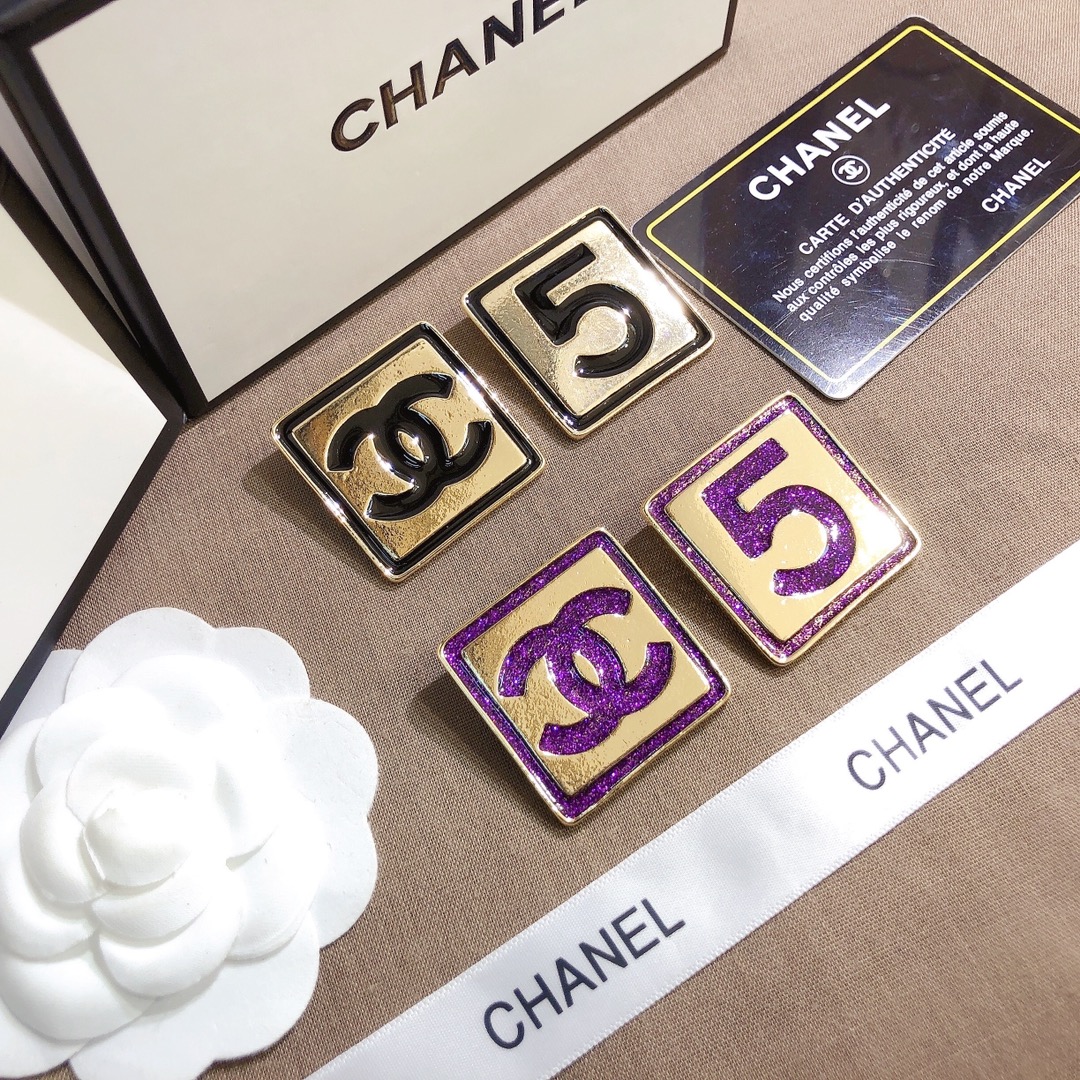 D054    Chanel brooch 2pcs in 1set 107388