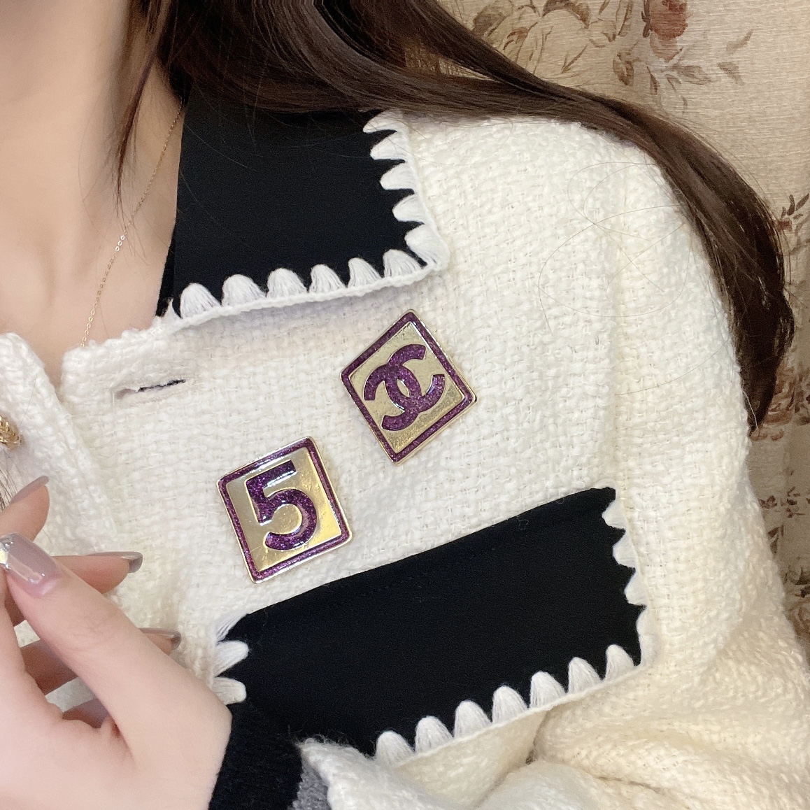 D054    Chanel brooch 2pcs in 1set 107388