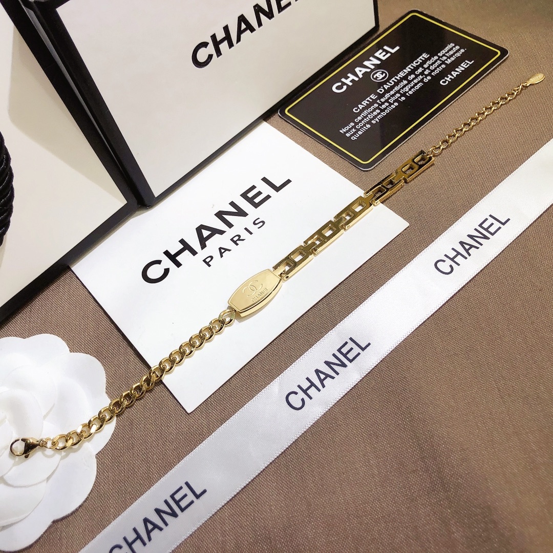 L096    Chanel bracelet 107398