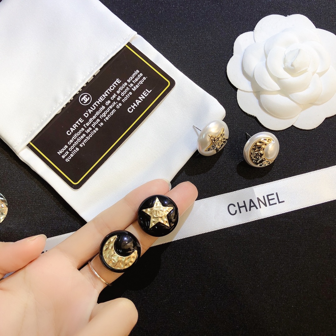 A649    Chanel earring 107401