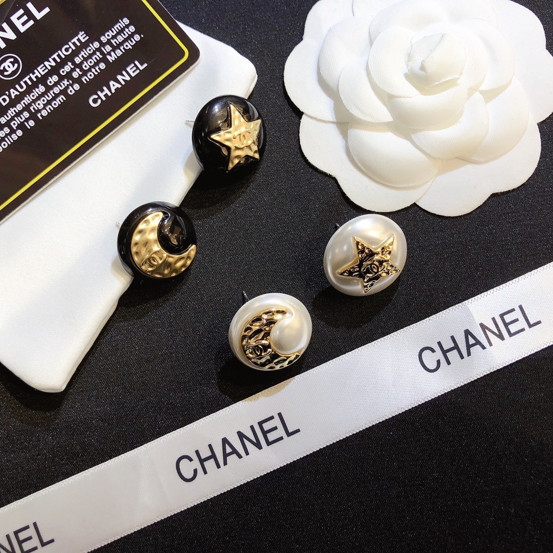 A649    Chanel earring 107401