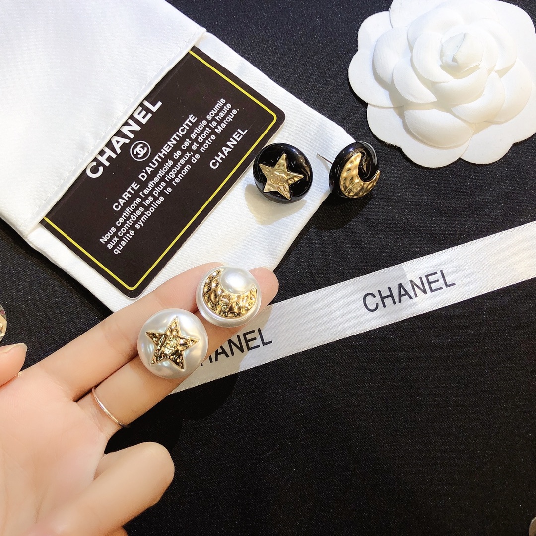 A649    Chanel earring 107401