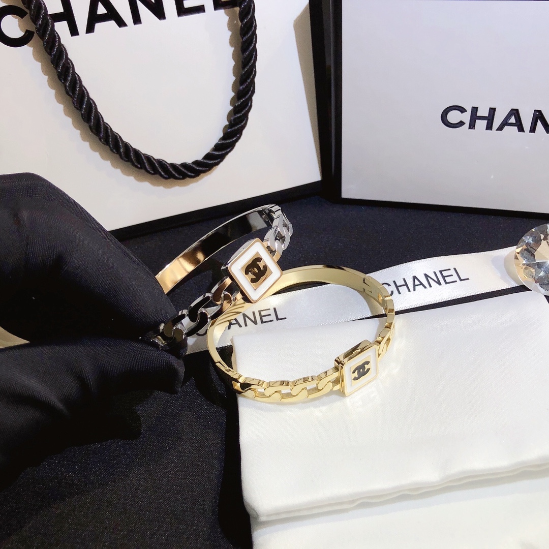 S278    Chanel bracelet 107403