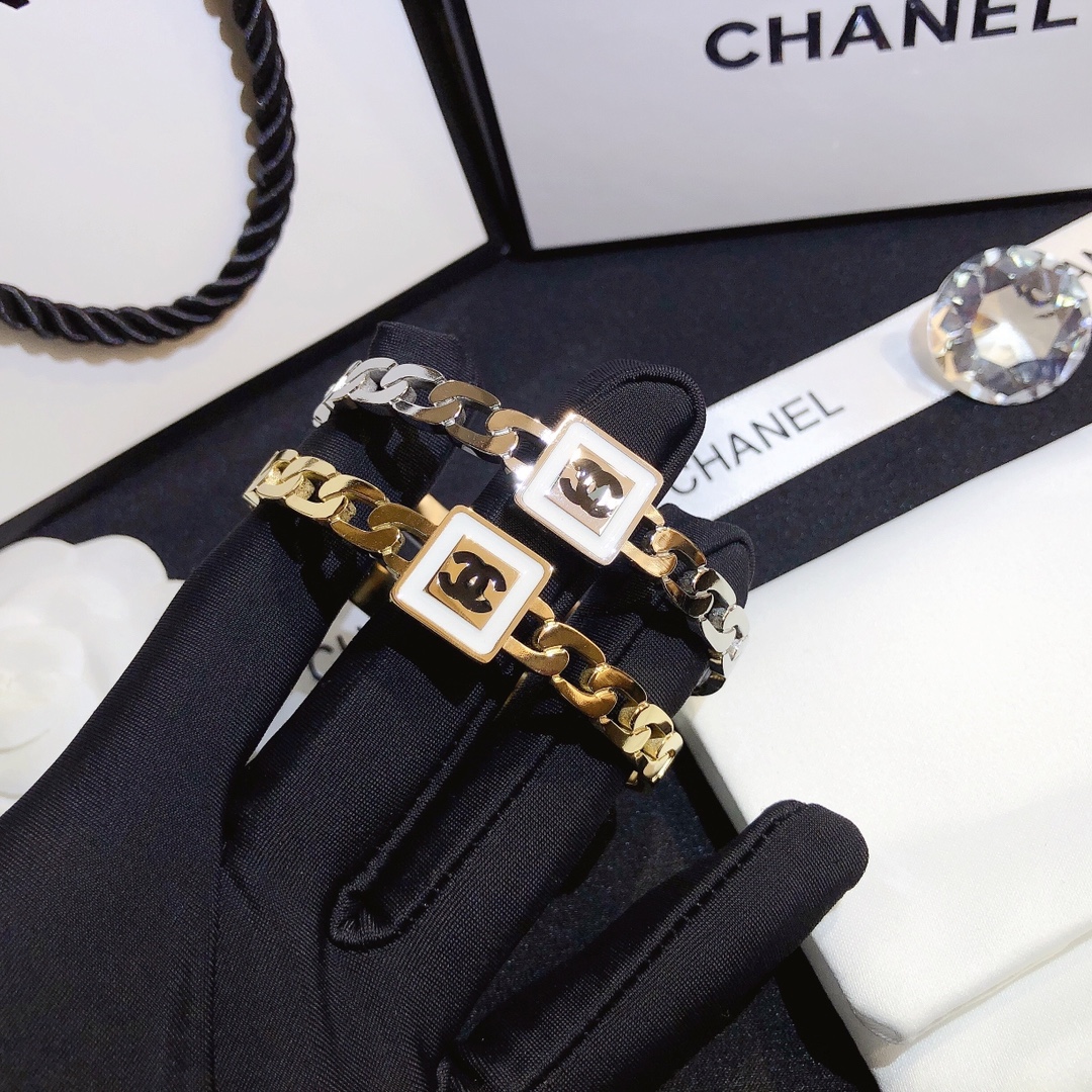 S278    Chanel bracelet 107403