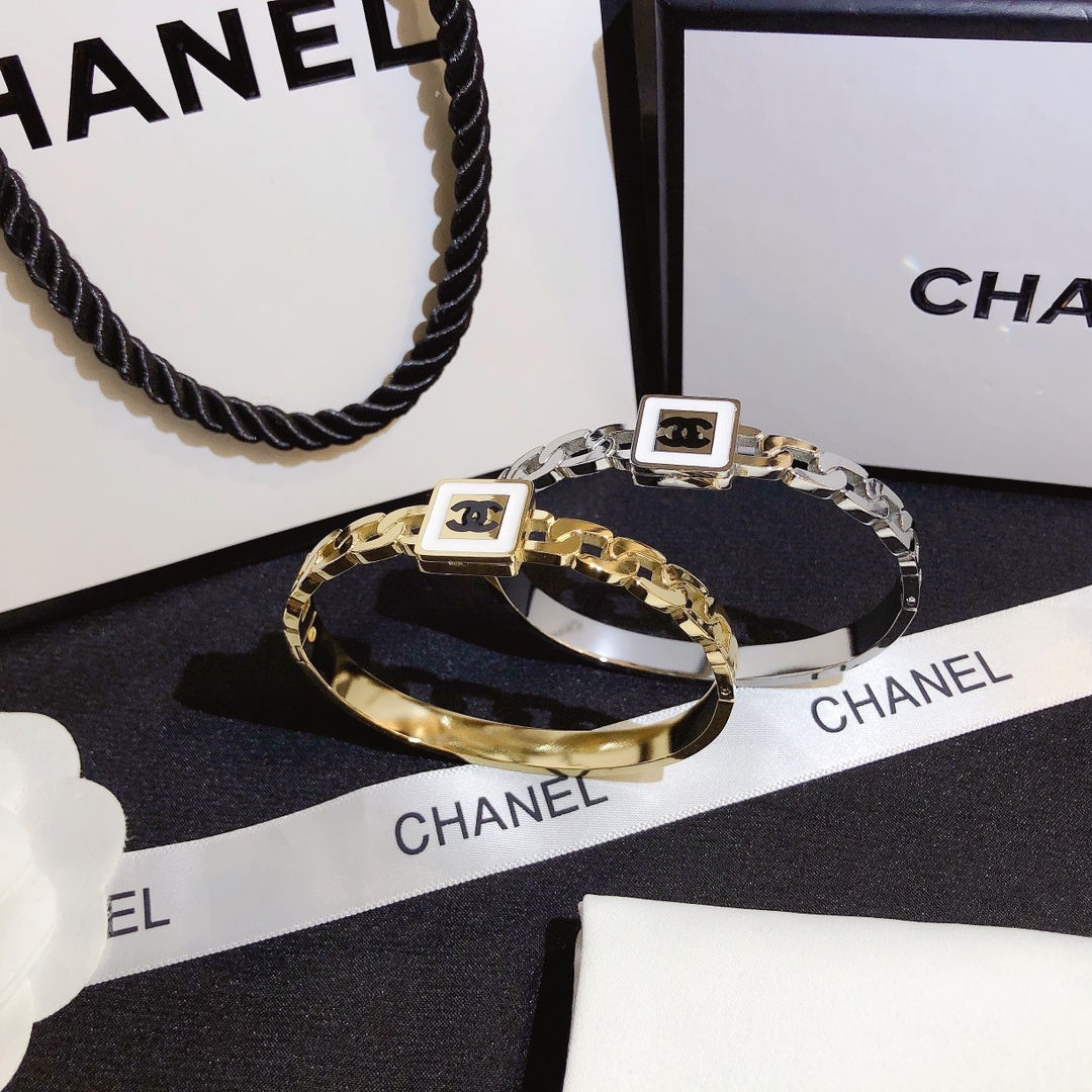 S278    Chanel bracelet 107403