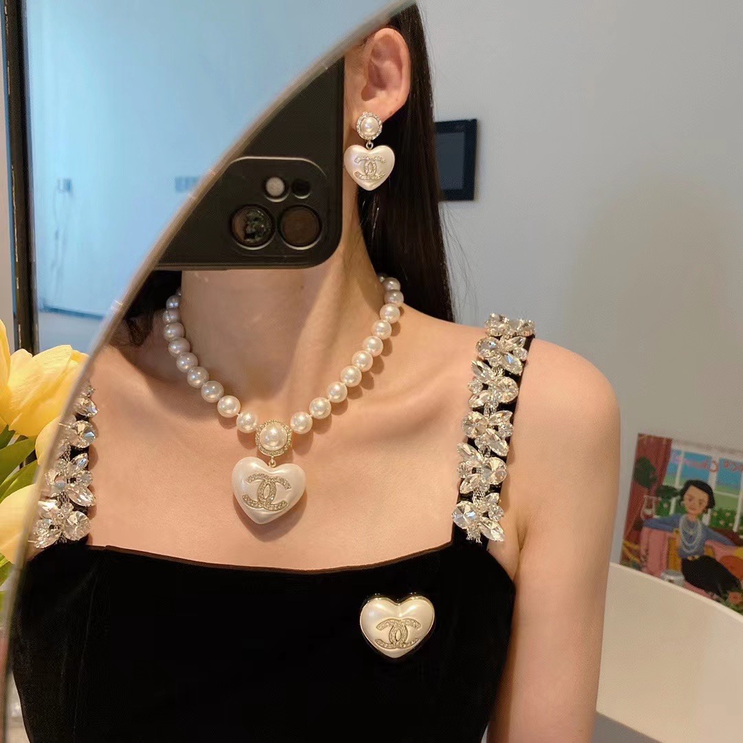 A653   Chanel earring 107409