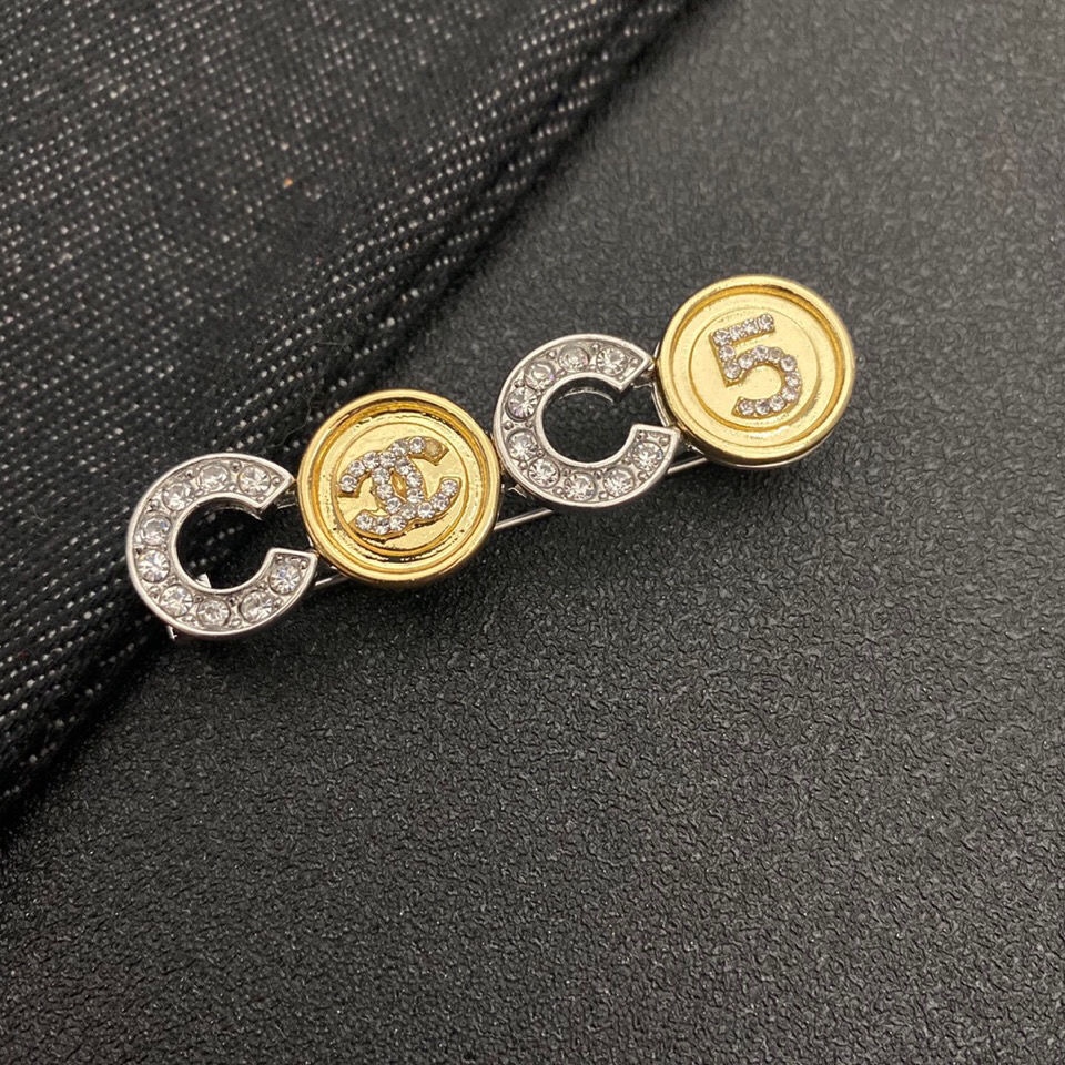 Chanel brooch 107419