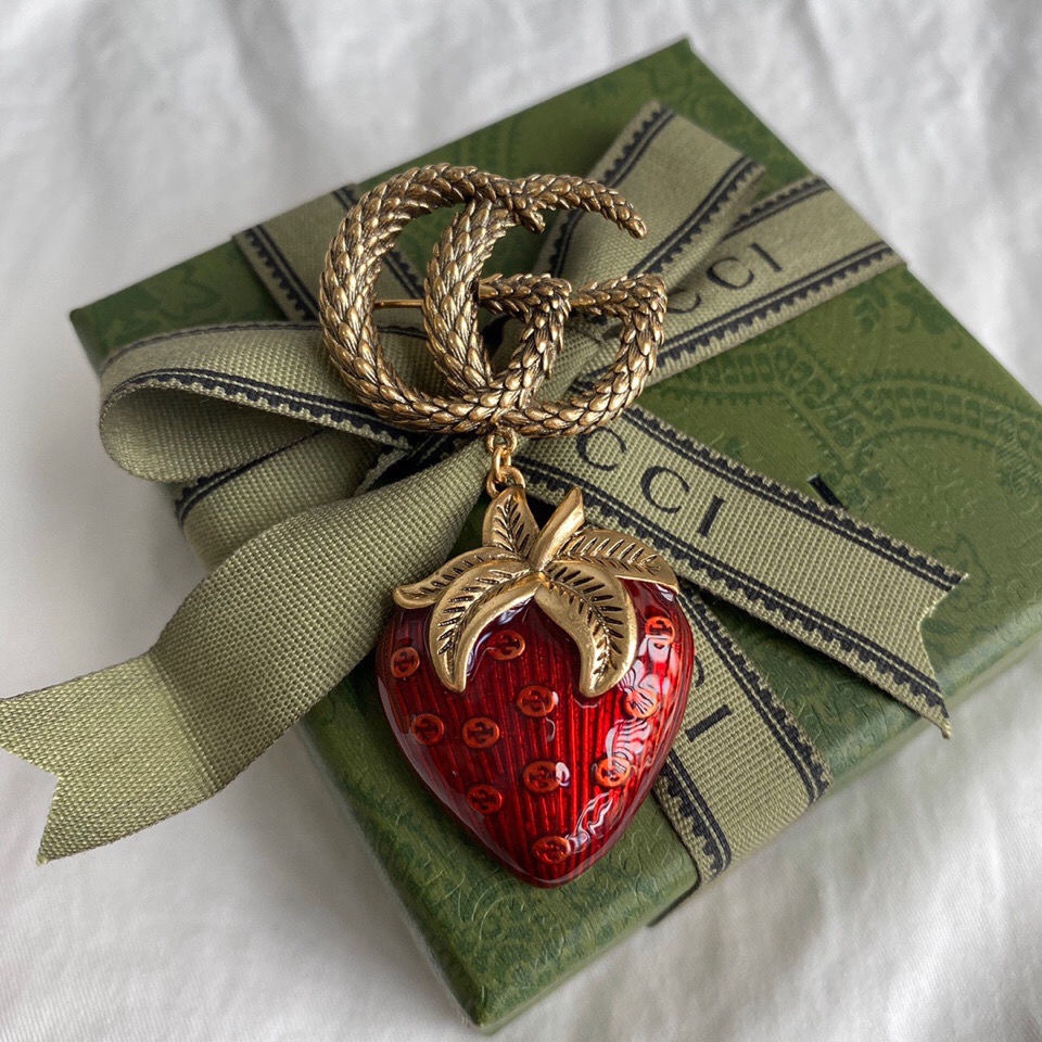 Gucci brooch 107420