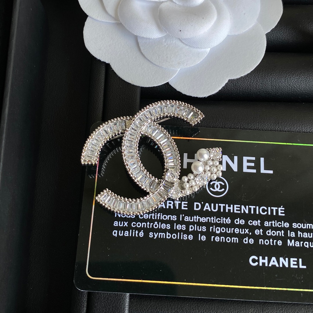 D003-chanel brooch 107430