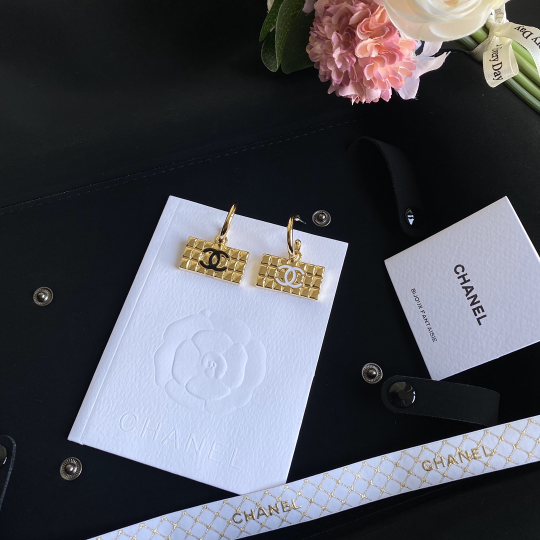 A369  Chanel earring 107432