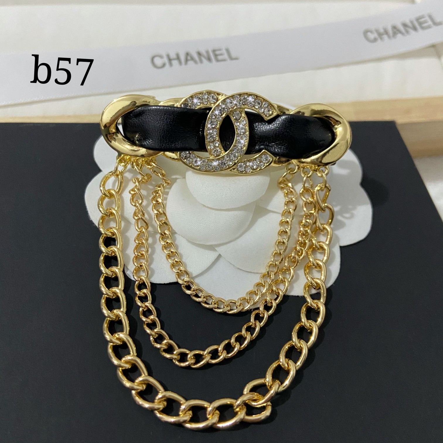 Chanel brooch 107472