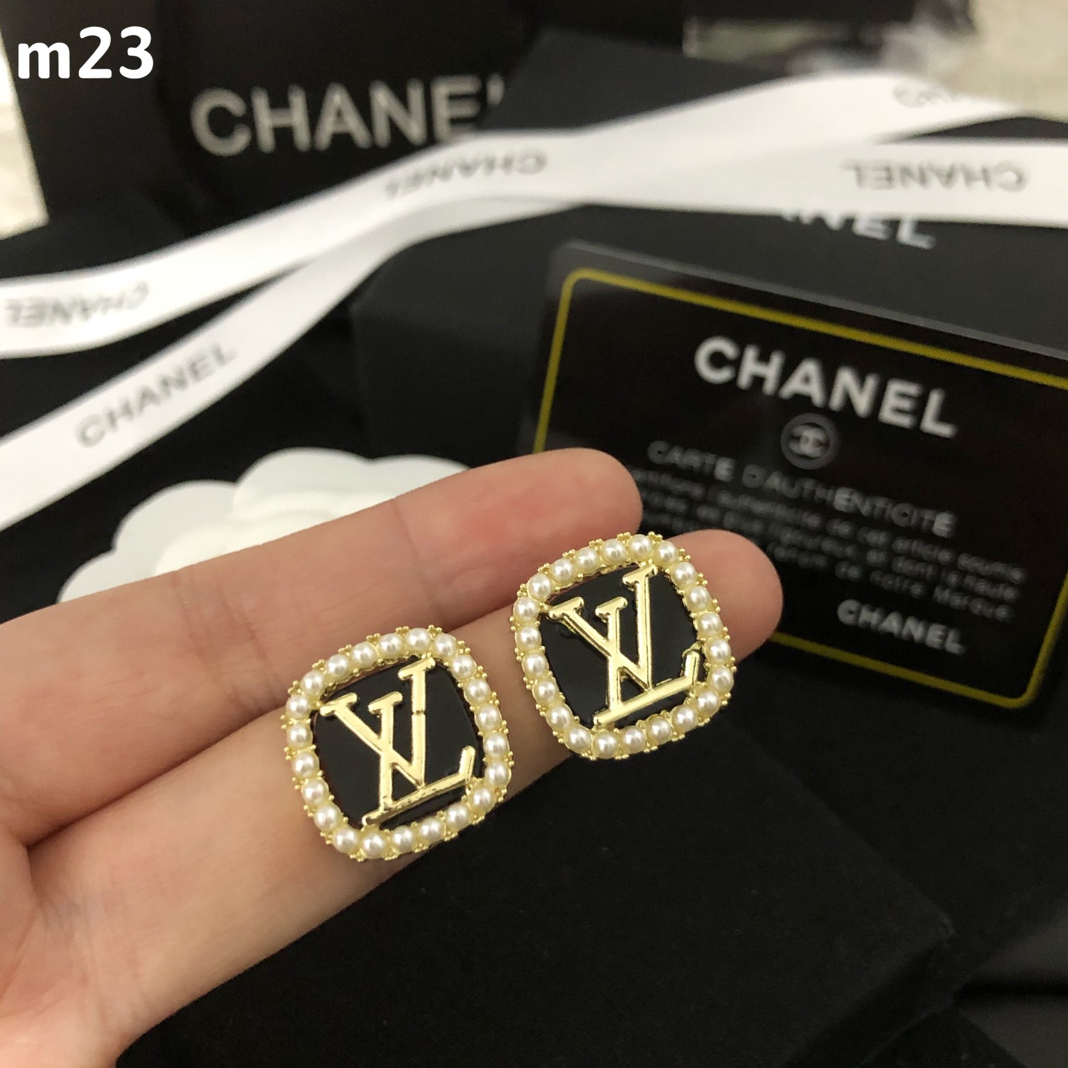 LV earring 107501
