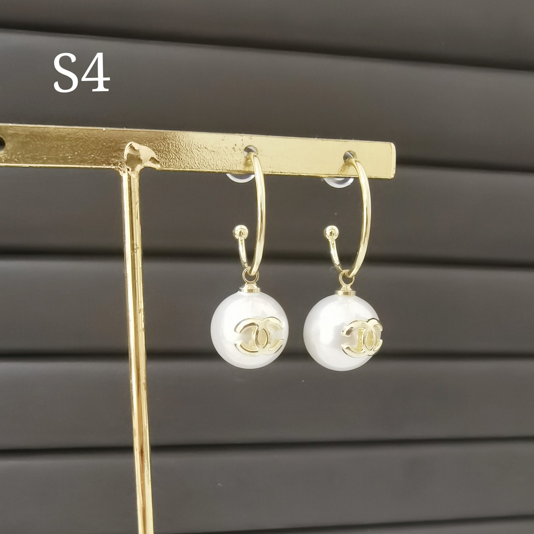 Chanel earring 107509