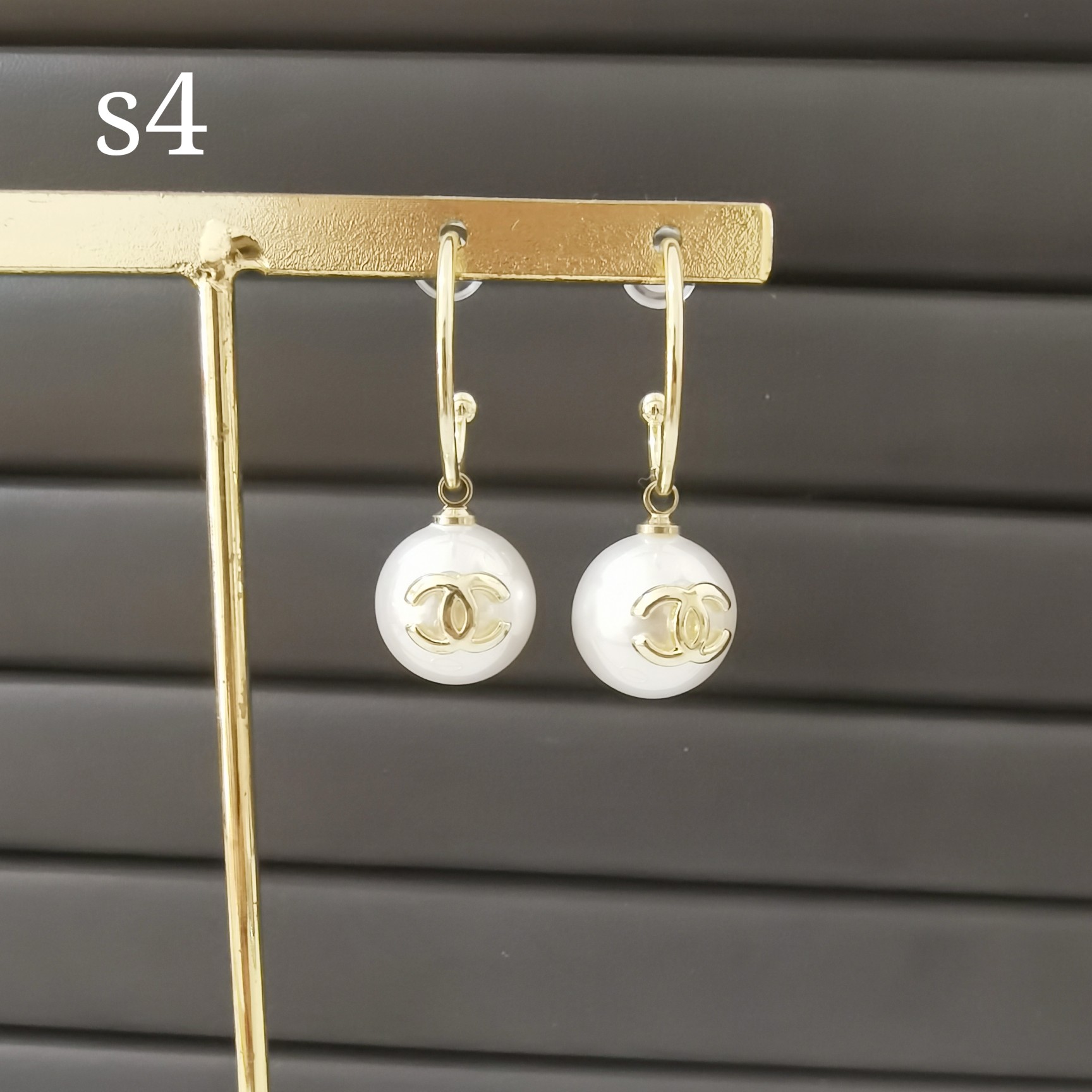 Chanel earring 107509