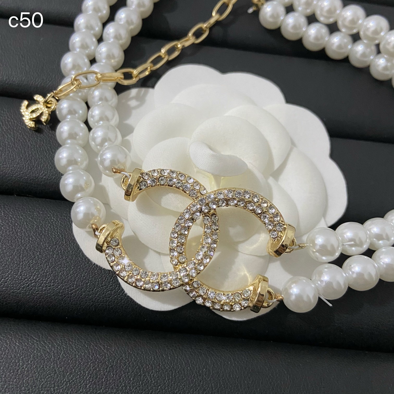 Chanel necklace 109241