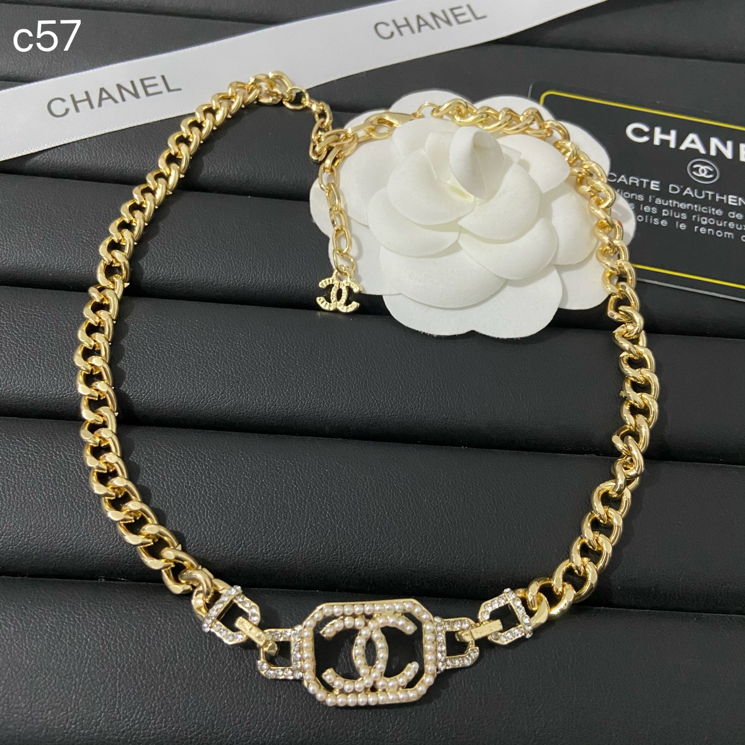Chanel necklace 107520