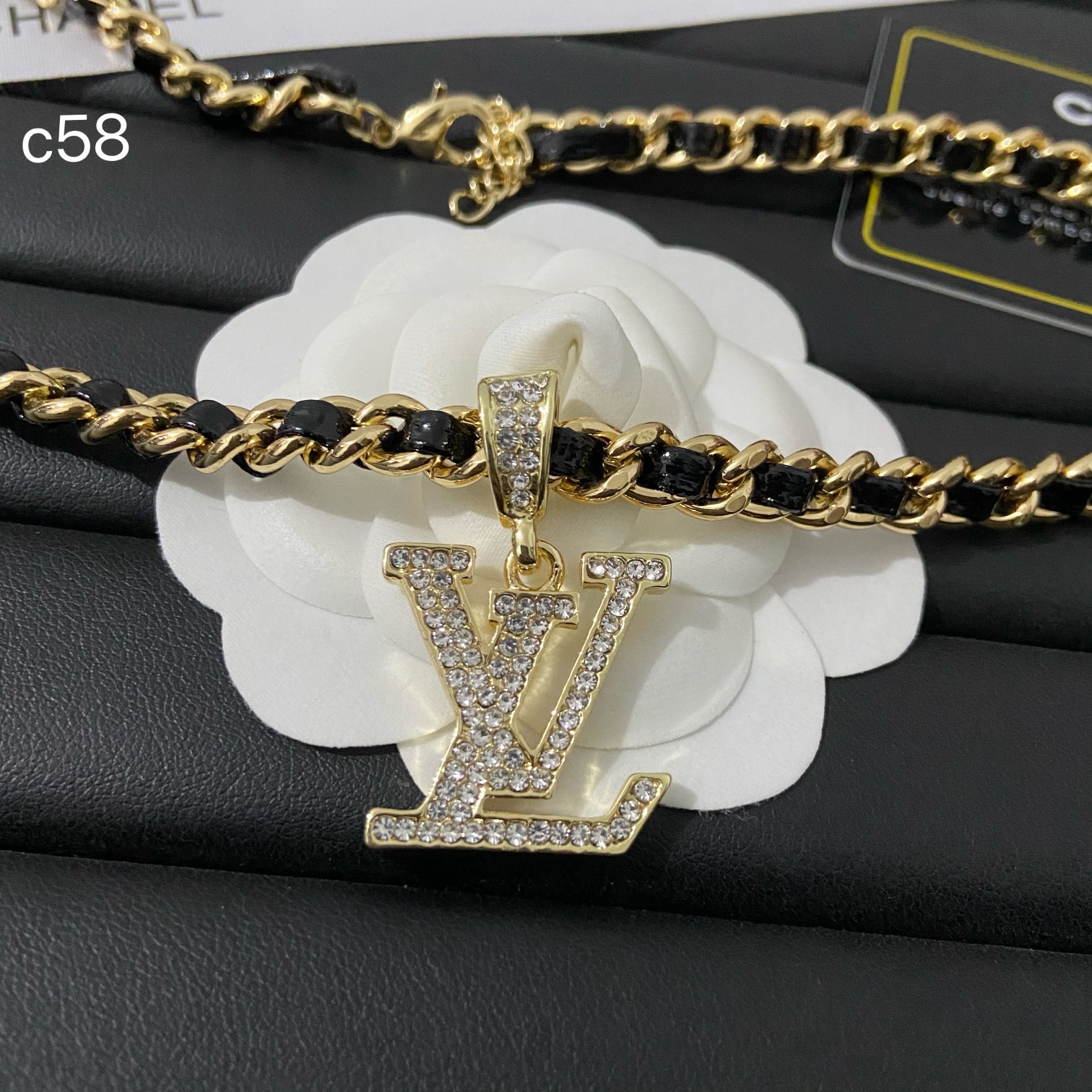 LV necklace 107521